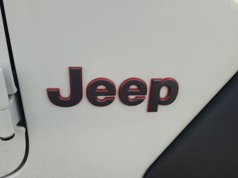 Used 2021 Jeep Wrangler Rubicon image 25