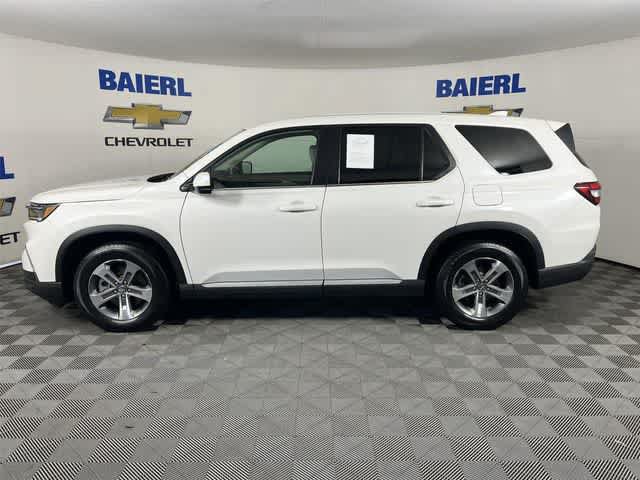 Used 2025 Honda Pilot EX-L image 2