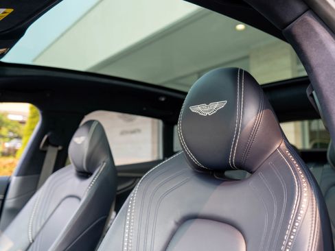 Used 2021 Aston Martin DBX image 29