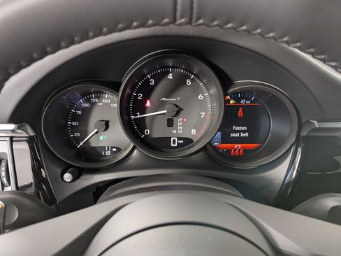 New 2026 Porsche Macan Turbo AWD/4WD image 16