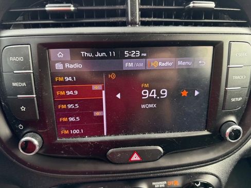 Certified 2022 Kia Soul LX w/ Technology Package FWD image 12