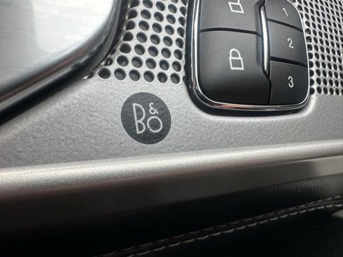 Used 2022 Ford Explorer Limited w/ Equipment Group 301A image 5