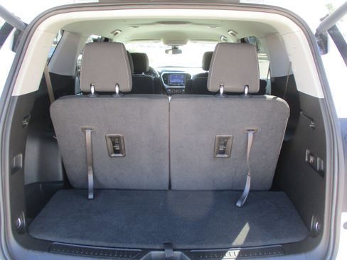 Used 2023 GMC Acadia SLE w/ Driver Convenience Package image 40