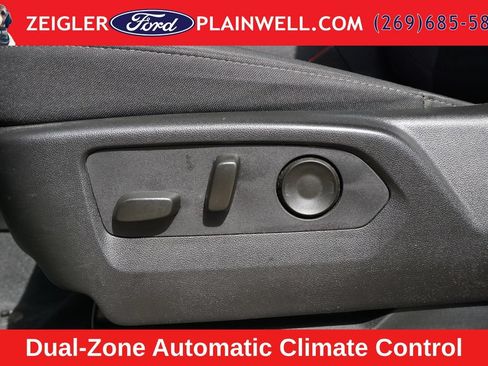 Used 2024 Chevrolet Silverado 1500 RST AWD/4WD image 17