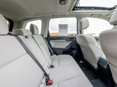 Used 2017 Subaru Forester 2.5i Premium w/ All-Weather Package AWD/4WD image 18