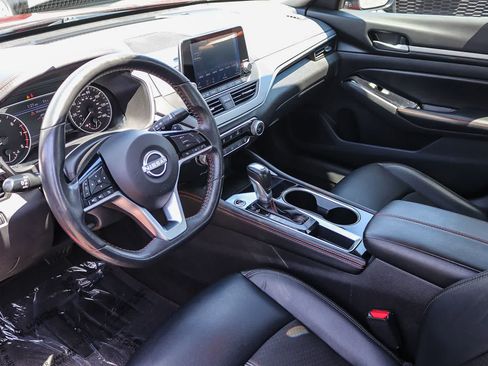 Used 2024 Nissan Altima 2.5 SR FWD image 16