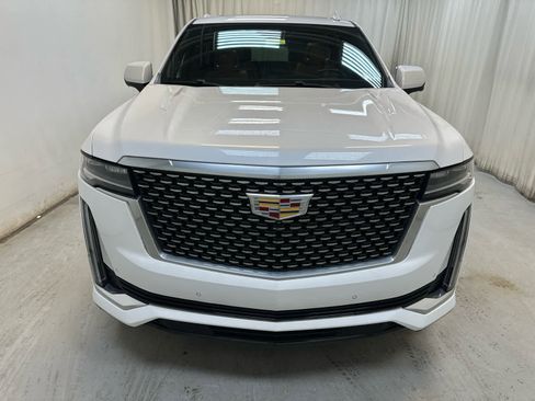 Used 2021 Cadillac Escalade Premium Luxury AWD/4WD image 8