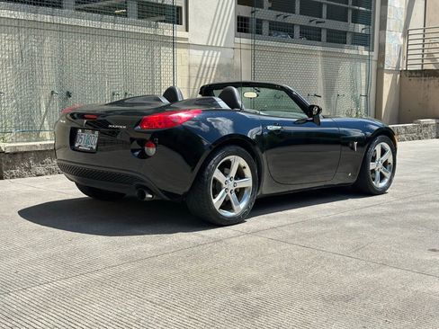Used 2006 Pontiac Solstice Convertible w/ Premium Package image 3