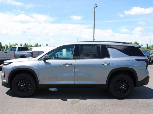 New 2026 Chevrolet Traverse LT w/ Midnight/Sport Edition FWD image 6
