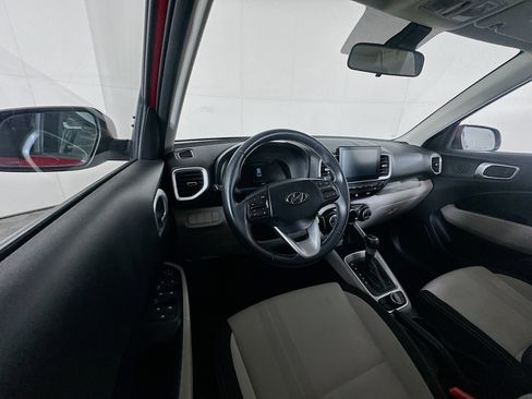 Used 2023 Hyundai Venue SEL w/ Cargo Package image 18