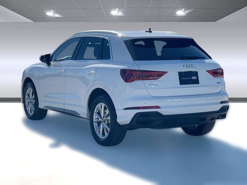 Certified 2025 Audi Q3 2.0T Premium w/ Convenience Package image 3