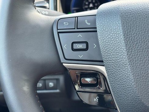Used 2025 Toyota Camry XLE FWD image 18
