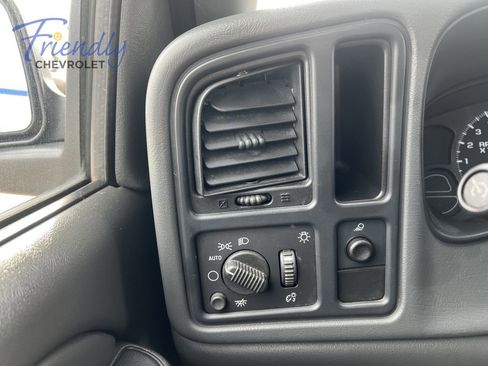 Used 2004 Chevrolet Silverado 1500 LS AWD/4WD image 16