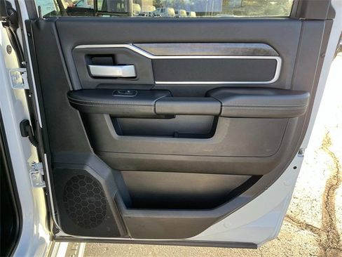 Used 2024 RAM 3500 Big Horn image 24