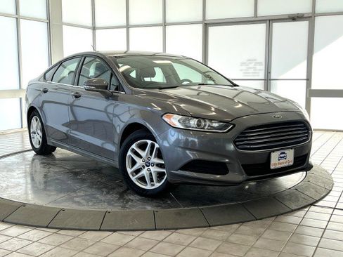 Used 2013 Ford Fusion SE image 1
