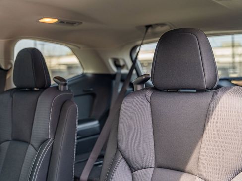 Used 2024 Subaru Ascent Premium w/ Convenience Package image 23