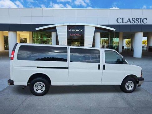 Used 2023 Chevrolet Express 3500 LT w/ LT Preferred Equipment Group RWD image 9
