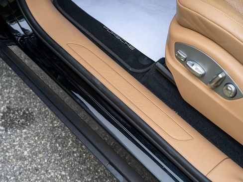 Used 2018 Porsche Macan Sport Edition AWD/4WD image 23