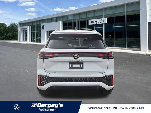 New 2026 Volkswagen Tiguan SEL R-Line AWD/4WD image 9