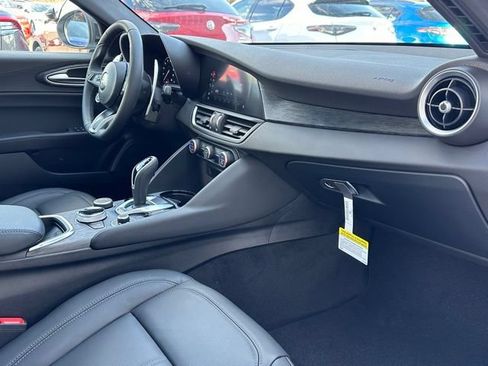 Used 2024 Alfa Romeo Giulia Sprint RWD image 16