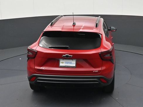 Used 2026 Chevrolet Trax RS w/ Sunroof Package FWD image 24