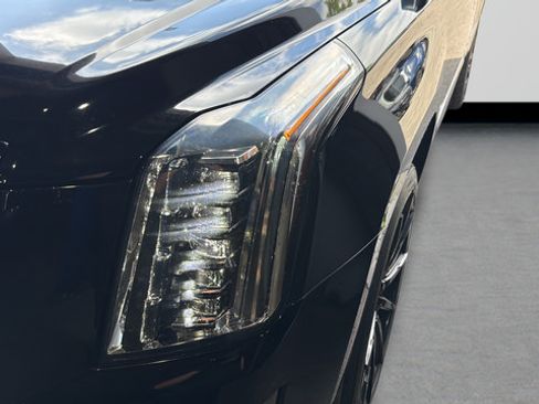 Used 2020 Cadillac Escalade ESV Platinum w/ Escalade Sport Edition AWD/4WD image 32