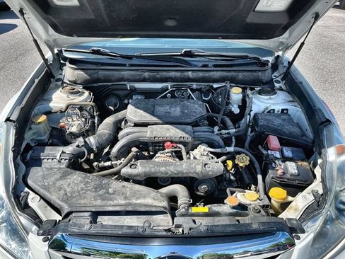 Used 2011 Subaru Outback 2.5i Premium AWD/4WD image 20