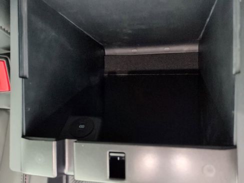 Used 2025 Ford Explorer Active w/ Active Comfort Package image 29