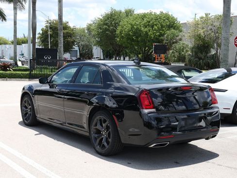 Used 2023 Chrysler 300 Touring L RWD image 4
