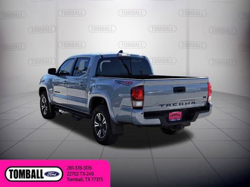 Used 2019 Toyota Tacoma TRD Sport image 5
