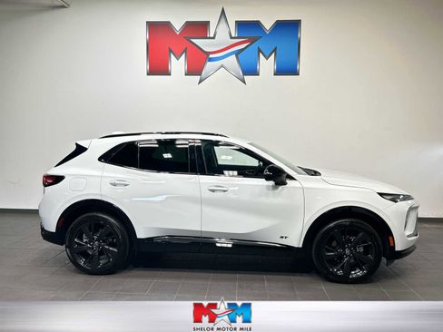 Used 2025 Buick Envision Sport Touring AWD/4WD image 1