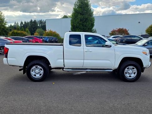 Used 2020 Toyota Tacoma SR w/ SR Convenience Package AWD/4WD image 20