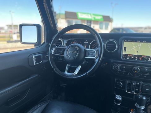 Used 2020 Jeep Wrangler Unlimited Sahara image 11