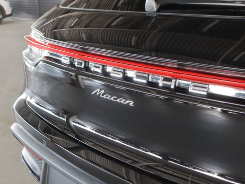 New 2026 Porsche Macan AWD/4WD image 25