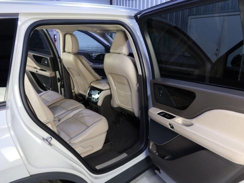 Used 2021 Lincoln Aviator Reserve w/ Equipment Group 201A image 14