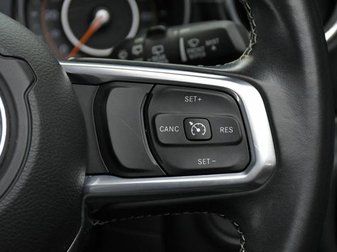 Used 2018 Jeep Wrangler Unlimited Sahara AWD/4WD image 23