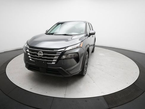 Certified 2024 Nissan Rogue SV image 33