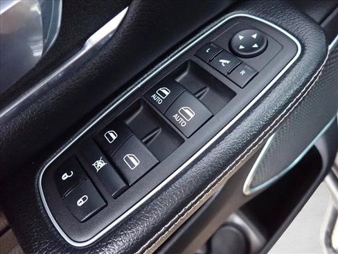 Used 2023 RAM 1500 Laramie AWD/4WD image 13