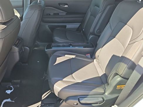 New 2026 Nissan Pathfinder SL w/ SL Premium Package FWD image 7