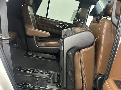Used 2021 Chevrolet Tahoe High Country w/ Premium Package AWD/4WD image 34