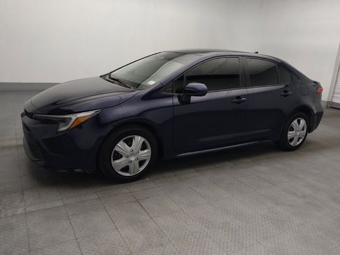 Used 2023 Toyota Corolla LE FWD image 2