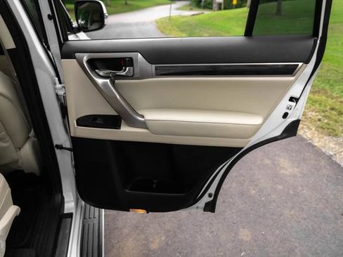 Used 2020 Lexus GX 460 AWD/4WD image 36