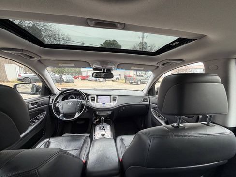 Used 2012 Hyundai Genesis 3.8 w/ Premium Pkg RWD image 15