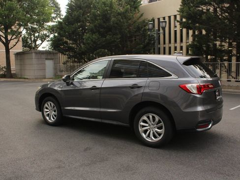 Used 2018 Acura RDX AWD image 9