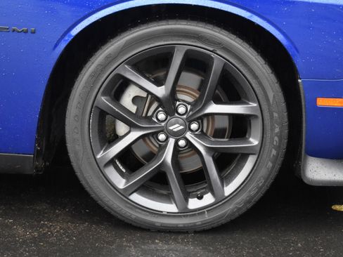 Used 2021 Dodge Challenger R/T w/ Blacktop Package image 32