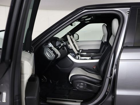 Used 2022 Land Rover Range Rover Sport SVR image 33