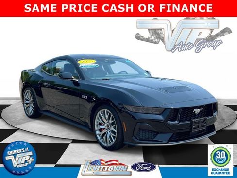 Used 2025 Ford Mustang GT Premium RWD image 1