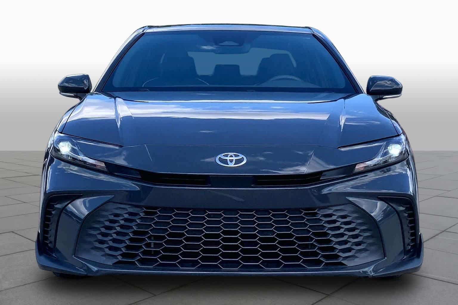 Used 2025 Toyota Camry SE w/ Multimedia Upgrade Package FWD image 4
