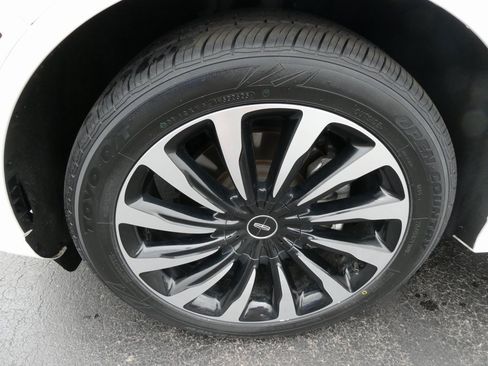 Used 2023 Lincoln Aviator Black Label Grand Touring w/ Class IV Trailer Tow Package image 10