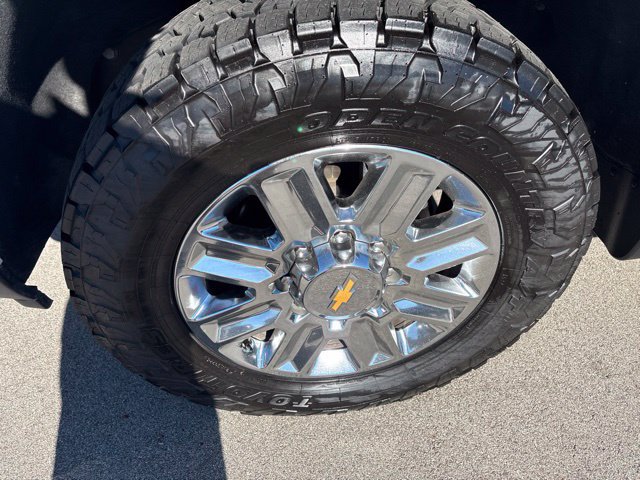 Used 2024 Chevrolet Silverado 2500 High Country w/ High Country Premium Package AWD/4WD image 9